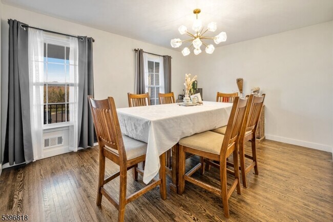 Building Photo - 18 Lisa Dr