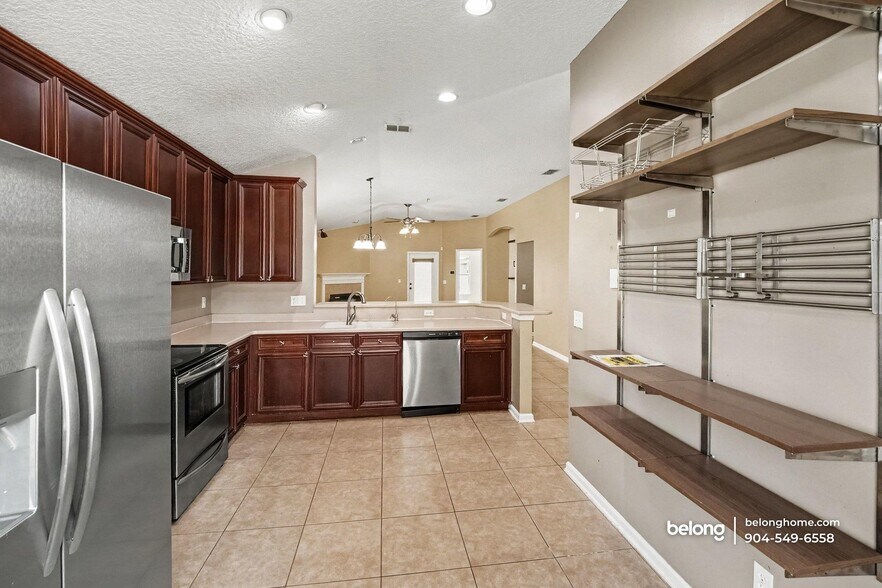 Building Photo - 3664 Shrewsbury Dr
