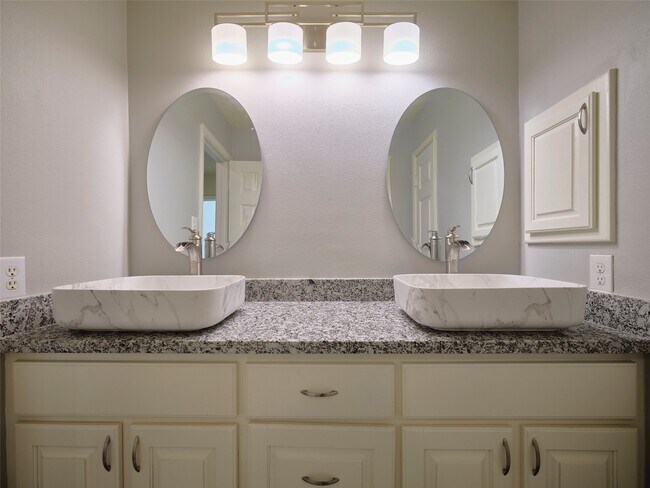 Building Photo - 7626 Painton Ln