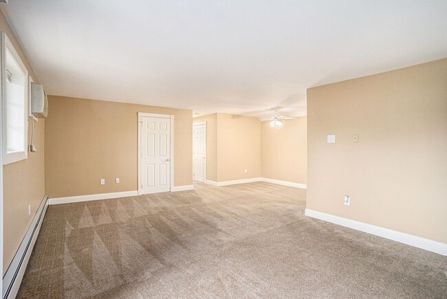 Building Photo - Almont Terrace