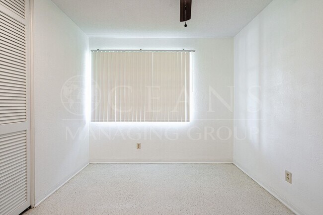 Building Photo - Beachside Ormond Beach Home