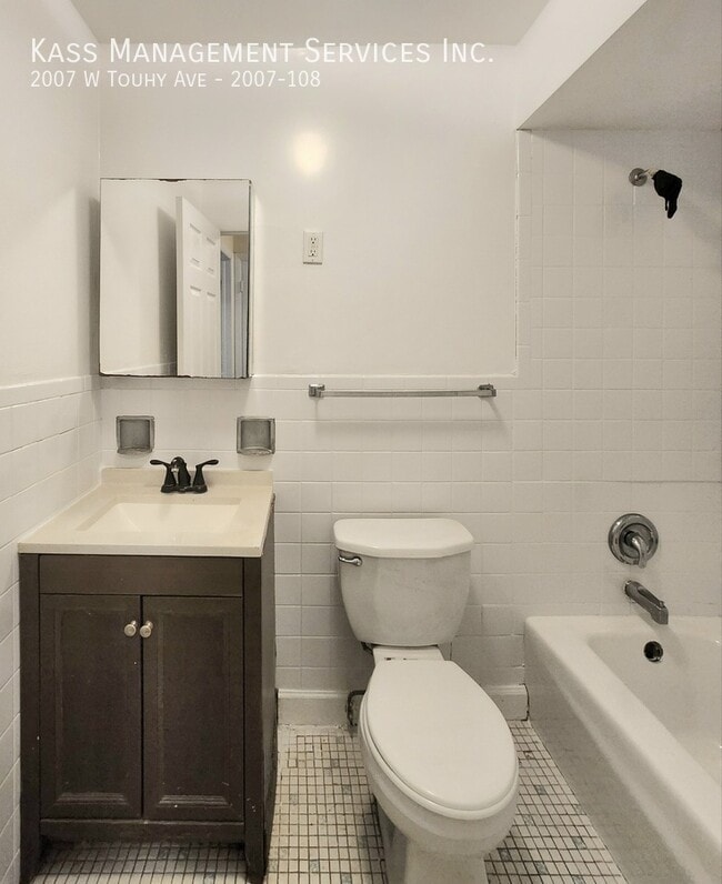 Building Photo - 2007 W Touhy Ave