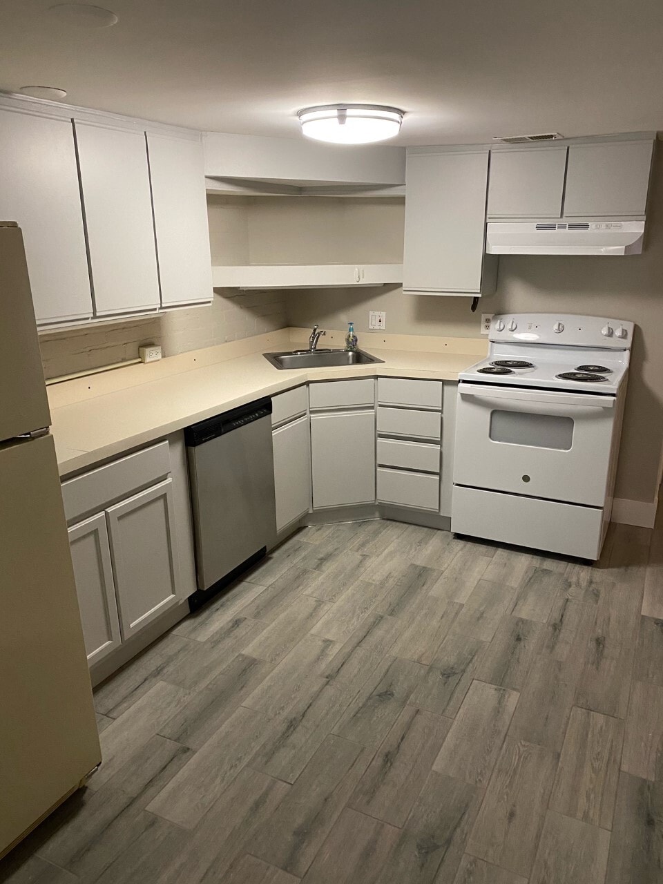 Kitchen - 2331 Ashmead Pl NW
