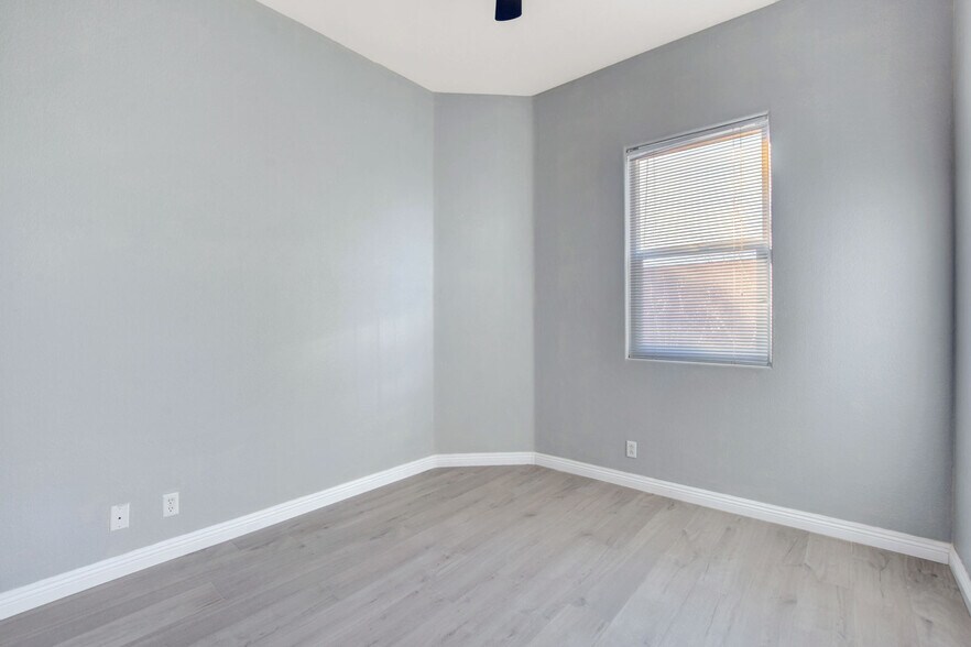 Building Photo - 2890 Red Rooster Ct