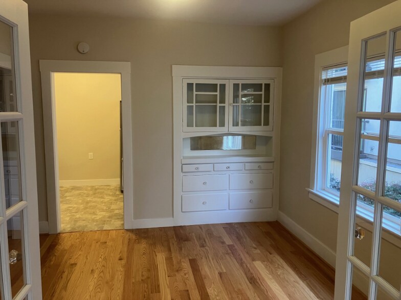 Building Photo - 437 Euclid Ave