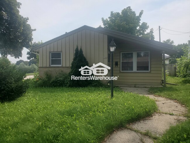 Building Photo - 6980 N 41st St
