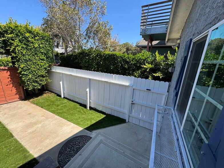 Front Yard View - 526 Brooks Ave