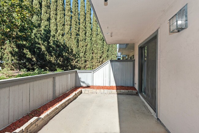 Building Photo - Your New Home Awaits