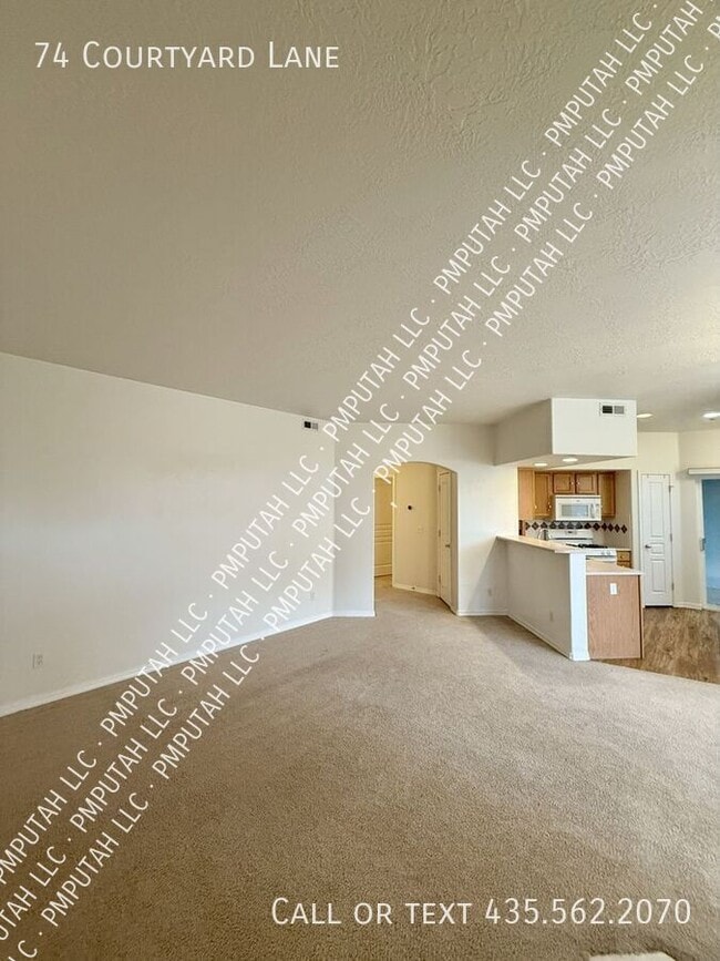 Building Photo - 74 Courtyard Ln E