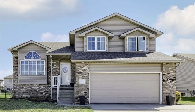 Primary Photo - 4 Bdrm/3Bath Single Family Home