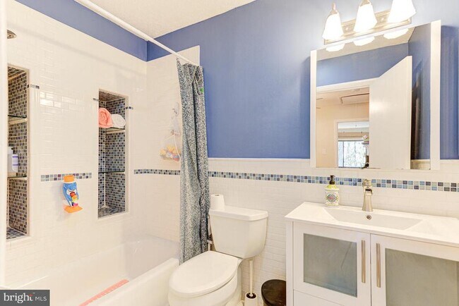 Building Photo - 11621 Newbridge Ct