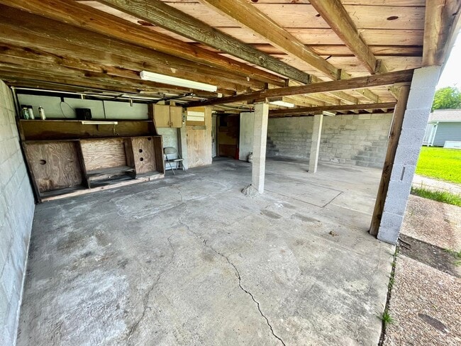 Building Photo - 800 Grigsby Ave