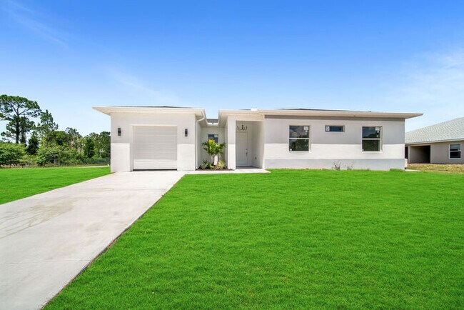 Building Photo - 4766 Nelson Dr