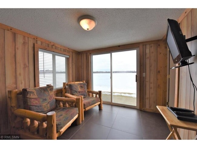 Primary Photo - 2 Bedrooms, 1 Bathroom Furnished Cabin in ...