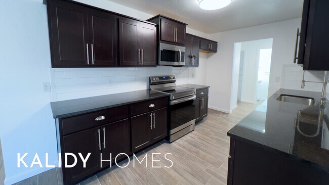 Building Photo - 4605 Sunset Terrace