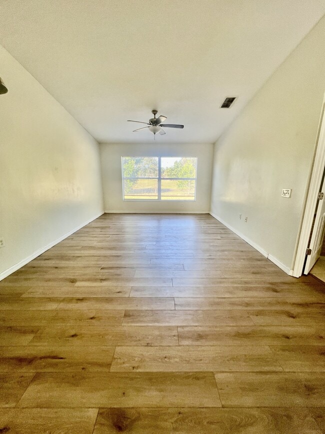 Building Photo - 37215 Grassy Hill Ln