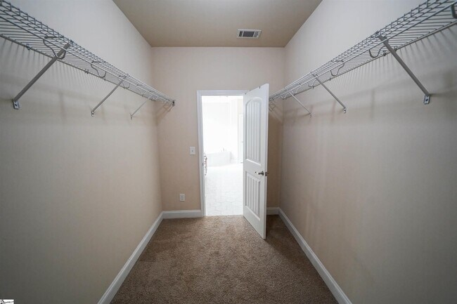 Building Photo - 458 Jewelwood Dr