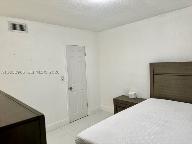 Building Photo - 7401 SW 82nd St