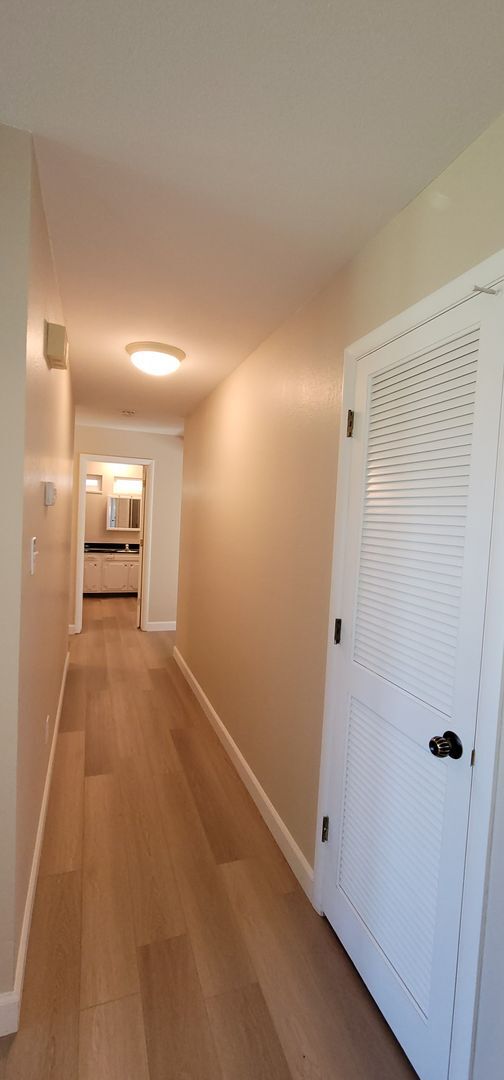 Building Photo - Beautiful 2 Bedroom / 2 Bath Bungalow Next to Hidden Valley Golf Club with Large Private Patio, N...