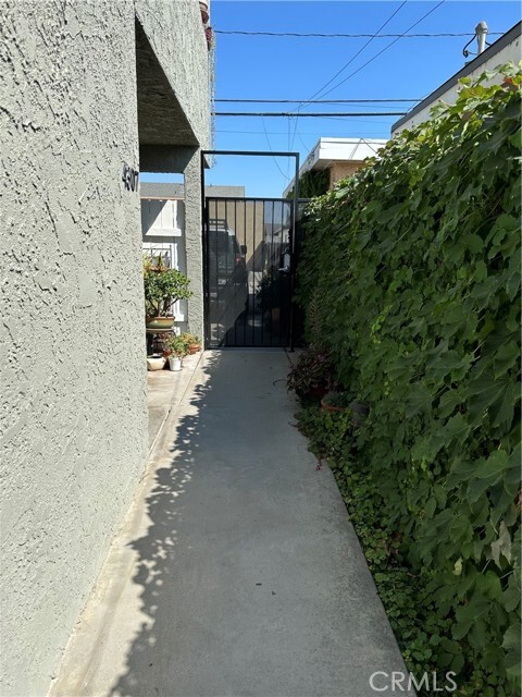 Building Photo - 4301 Farquhar Ave