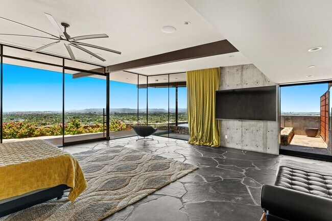 Building Photo - 4925 E Red Rock Dr