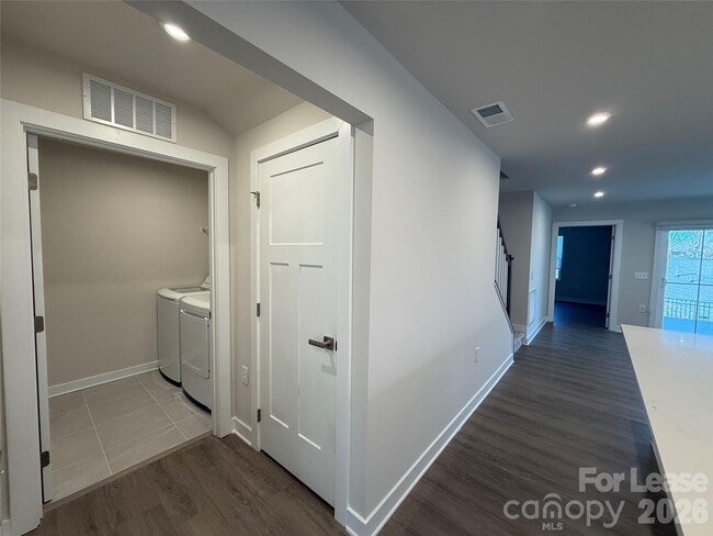 Building Photo - 158 Jameson Pk Dr