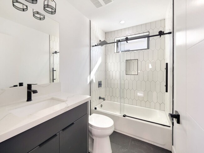 Building Photo - 1856 Redondo Blvd