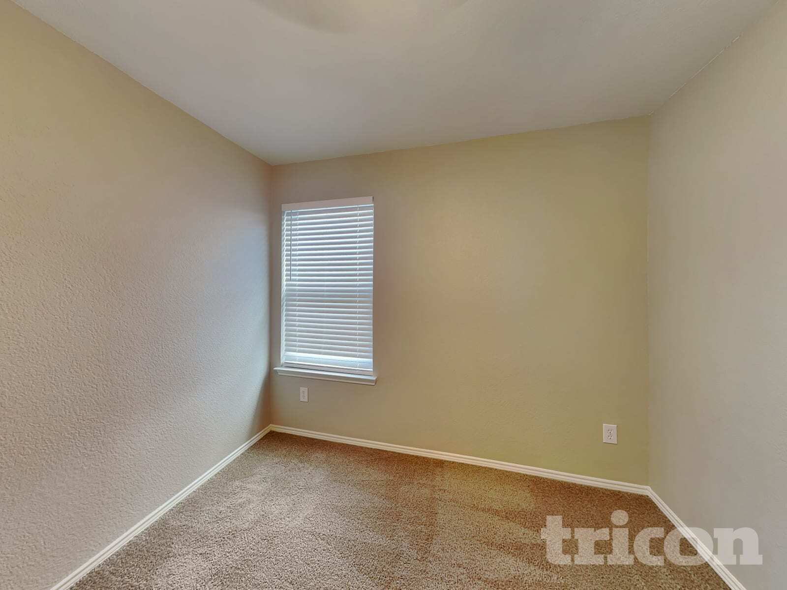 Building Photo - 851 Village Point Ln