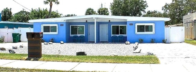 Building Photo - 2134 Pineapple Ave