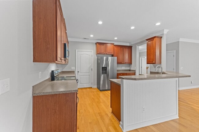 Building Photo - **3bd/2.5ba Townhome in Magnolia Woods**