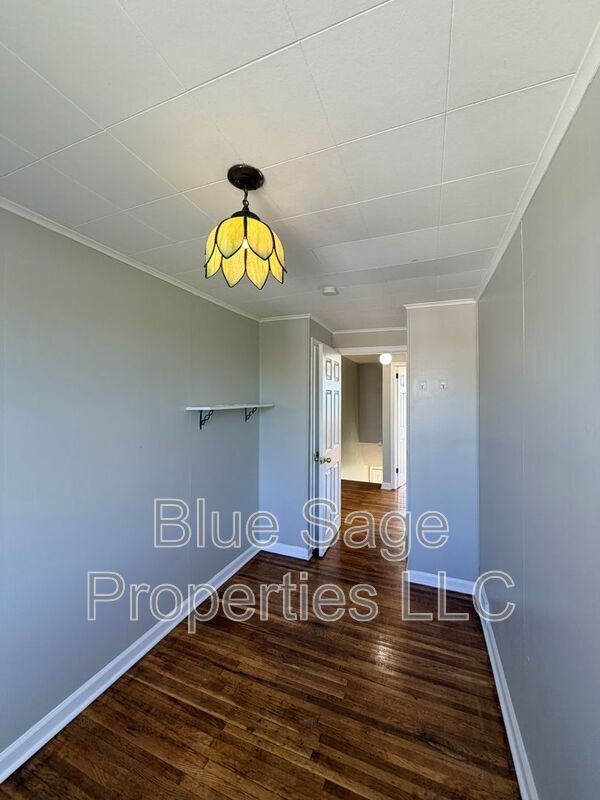 Building Photo - 66 Folcroft Ave