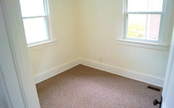 Building Photo - 329 Fenton St