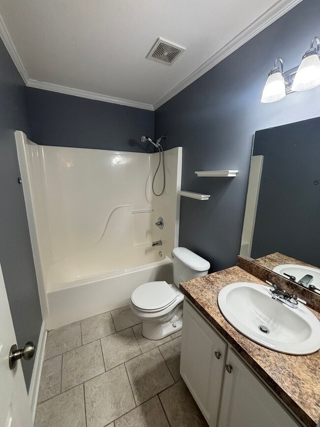 Building Photo - 864 Burnside Dr