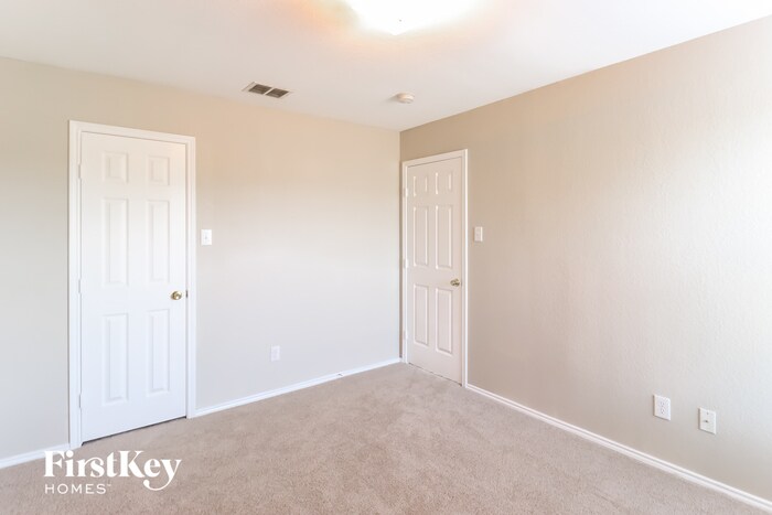 Building Photo - 10316 Lake Brook Dr
