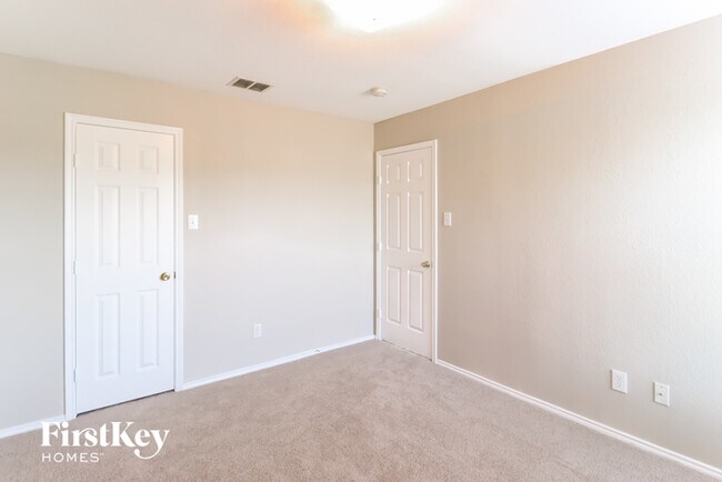 Building Photo - 10316 Lake Brook Dr