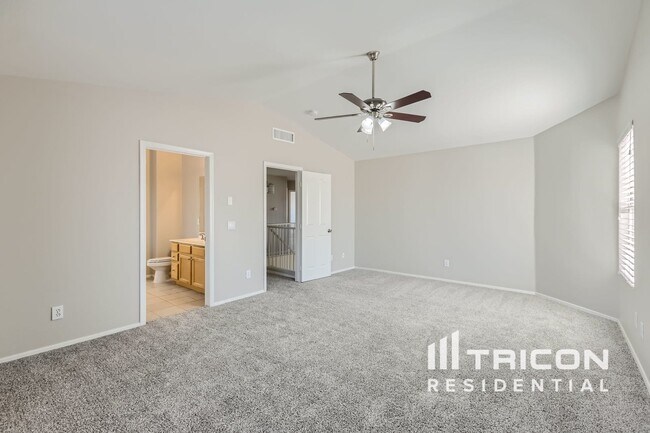 Building Photo - 12527 W Edgemont Ave