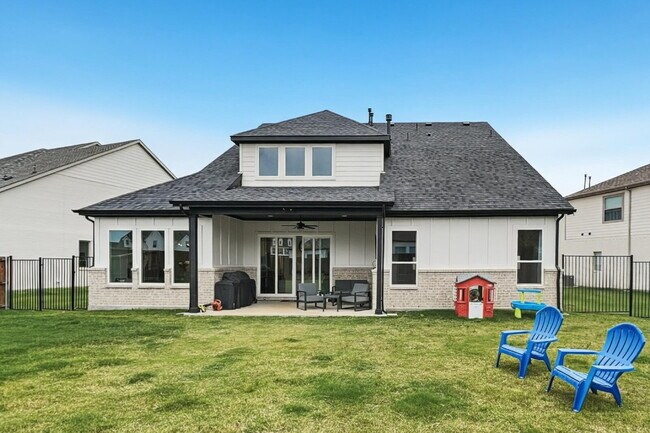 Building Photo - Luxury 4-bedroom, 3-bathroom home with an office and media room in Aledo!