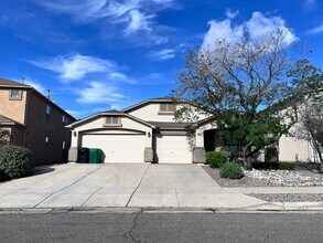 Building Photo - Refrigerated air! 4Br, 2Ba w/2 living areas, 3 CG