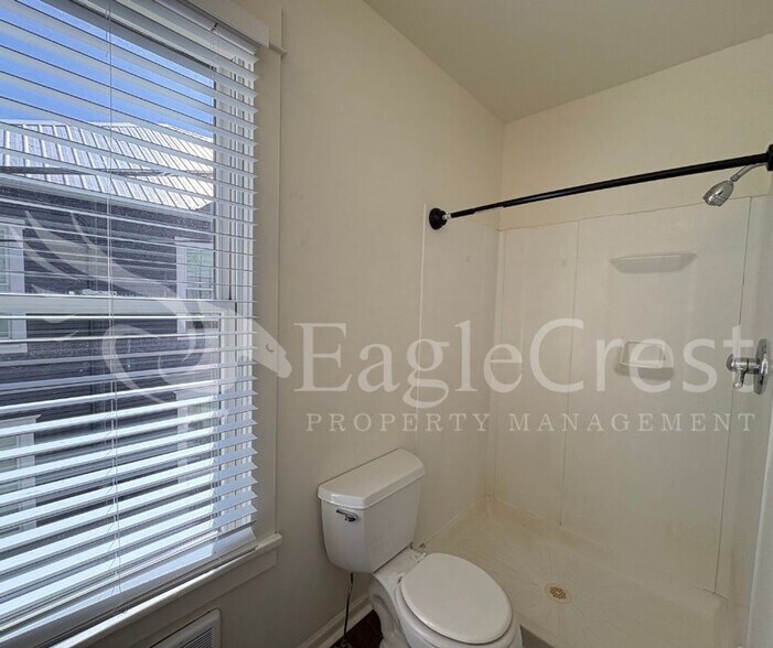 Building Photo - 105NSP