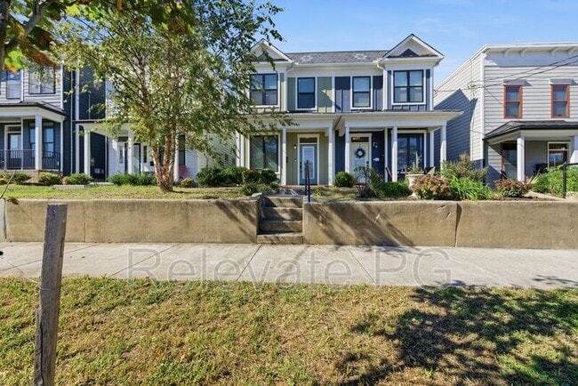 Building Photo - 1320 N 32nd St