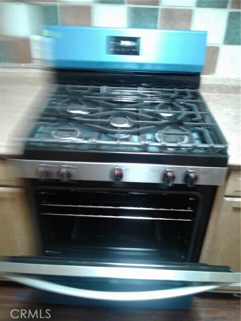 Building Photo - 924 W George St