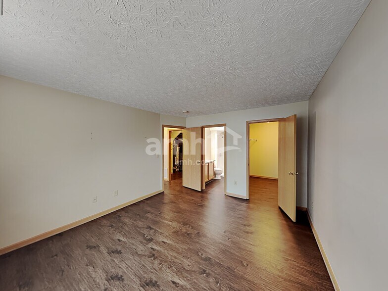 Building Photo - 5213 Echelon Dr