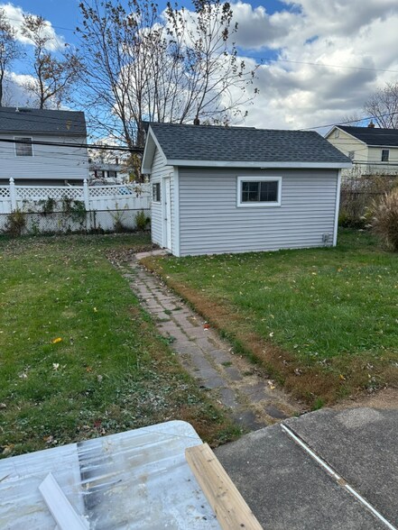 Building Photo - 43 Russett Ln