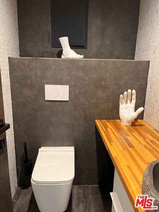 Building Photo - 3541 5th St