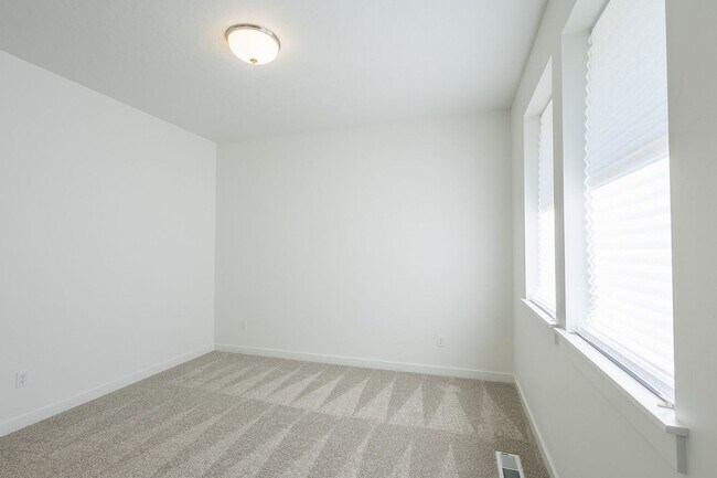 Building Photo - Brand New Home in an Amenity Filled Neighborhood