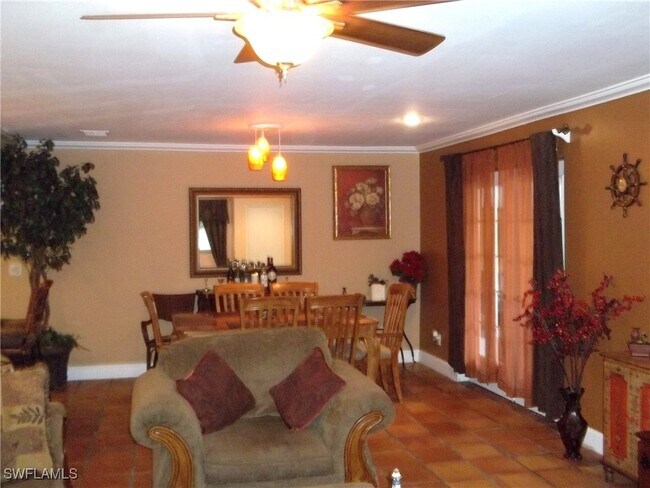 Building Photo - 1475 Curlew Ave