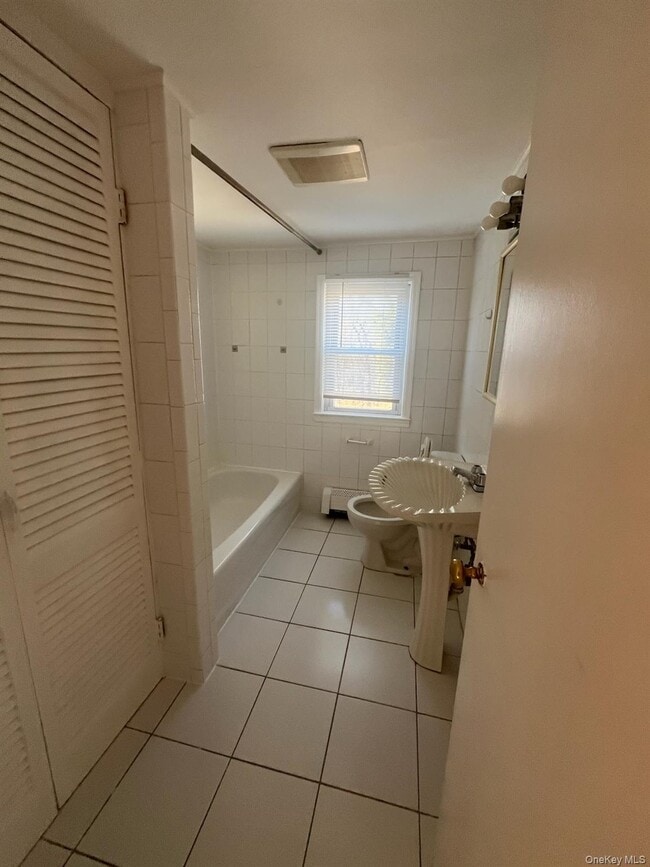 Building Photo - 117 Blydenburgh Ave