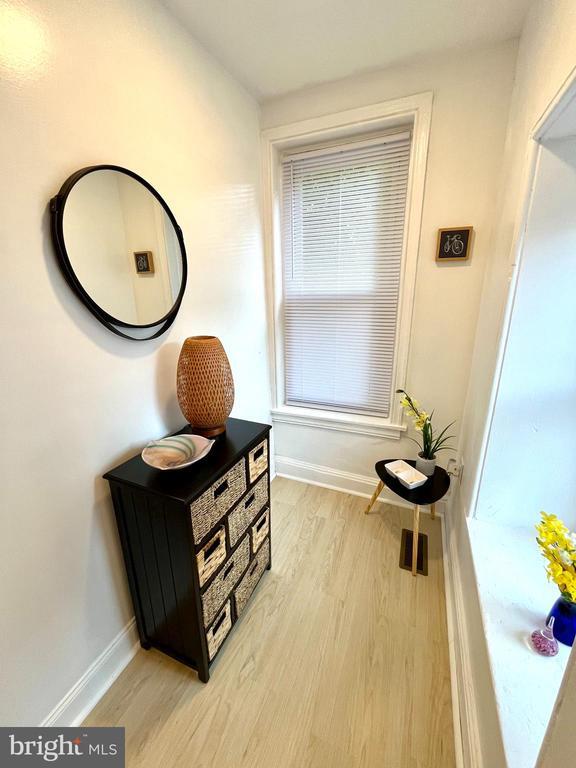 Building Photo - 42 E Haines St