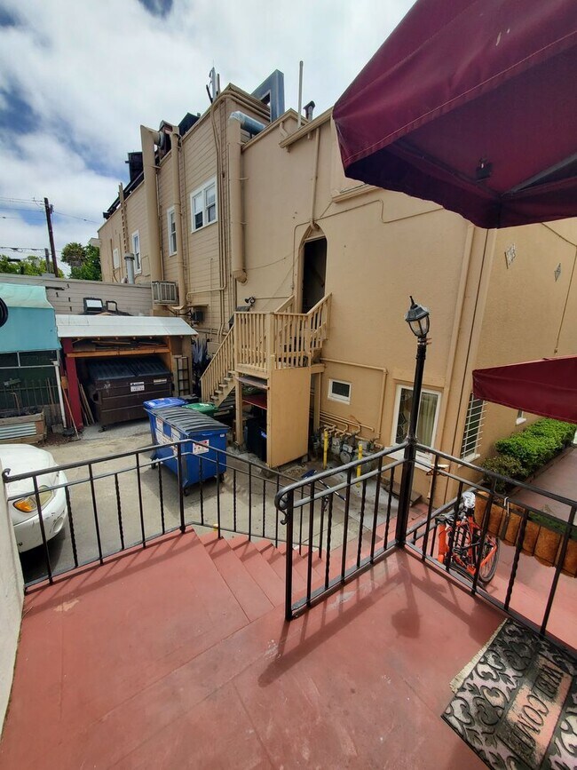 Building Photo - Charming 1 Bedroom/1 Bath Apartment for Rent