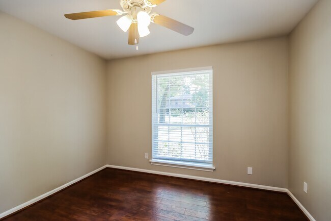 Building Photo - 26715 Westwood Dr